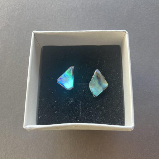  kéken irizáló abalone kagyló fülbevaló, bedugós 