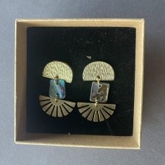 Sárgaréz és Nyers abalone fülbevaló 