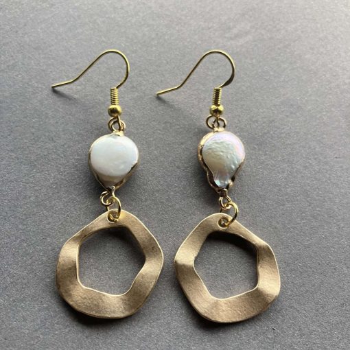 Tenyésztett gyöngy kör fülbevaló 