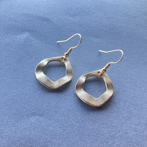 TELJESSÉG KÖRE SÁRGARÉZ FÜLBEVALÓ 