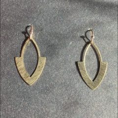 MAG SÁRGARÉZ FÜLBEVALÓ 