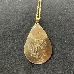 Védelem szimbólumos réz medál 