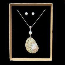 Tengeri csiga medál tekla gyöngy fülbevalóval 