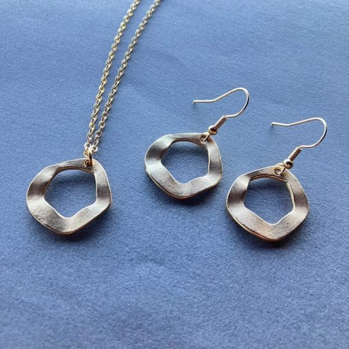 TELJESSÉG KÖRE SÁRGARÉZ SZETT 