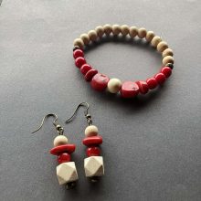 Csiszolt fa és piros  korall szett 